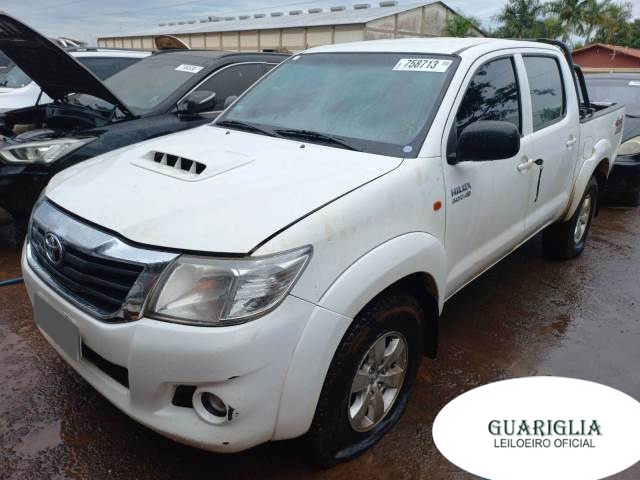 TOYOTA HILUX 3.0 15/15
