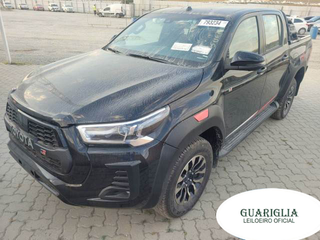 TOYOTA HILUX 2.8 23/23